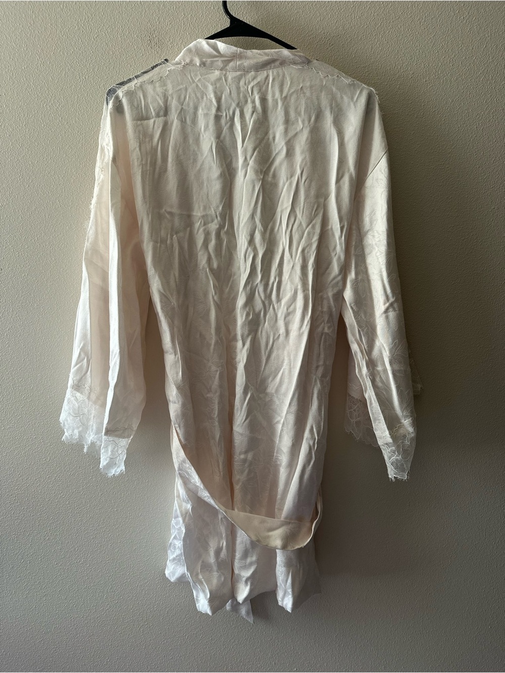 NWT Victoria’s Secret ivory satin and lace robe boho whimsy coquette fairy XS/S - Picture 2 of 4